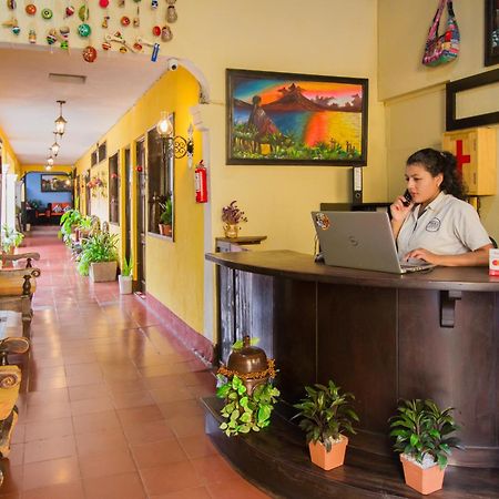 Posada Dona Luisa 危地马拉安地瓜 外观 照片